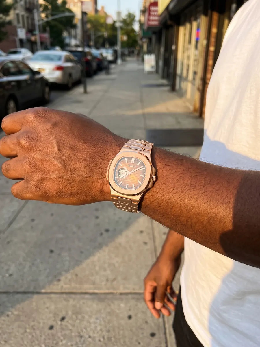 سيكو مود نوتيلوس – مينا تيفاني بقلب مفتوح on the wrist