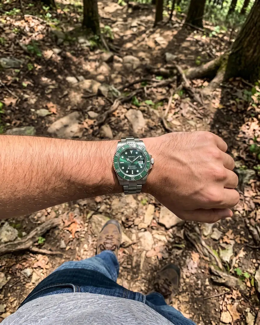 Seiko Mod Submariner 44mm XL – Smoke on the wrist