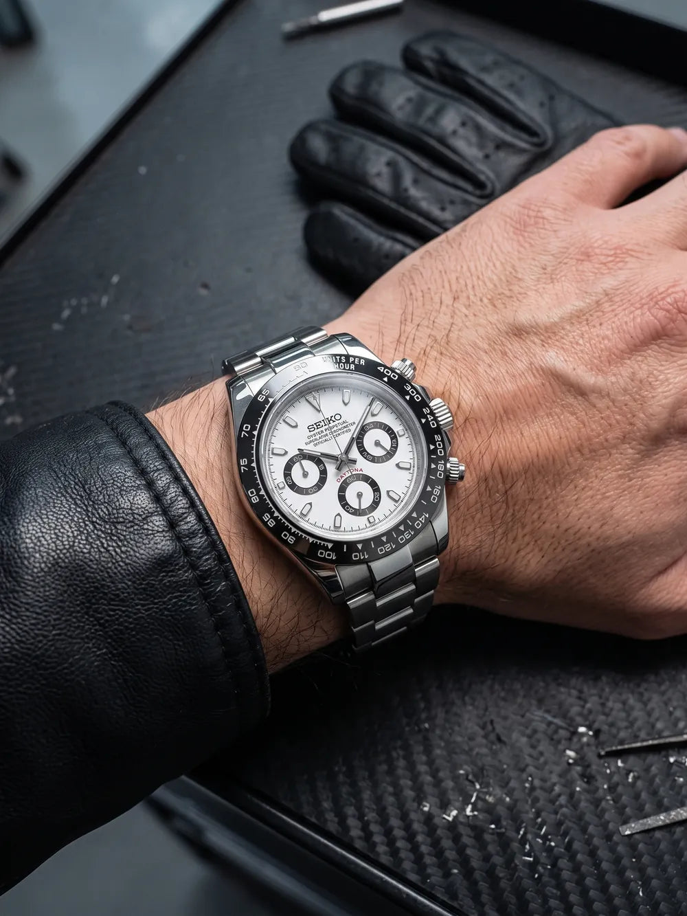 Racing style, three dials