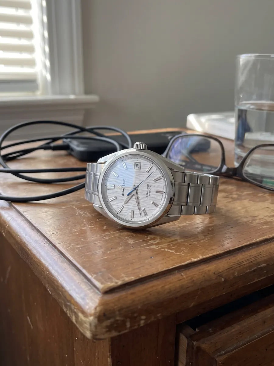 Seiko Mod Grand Seiko – Grey Sunburst on the wrist