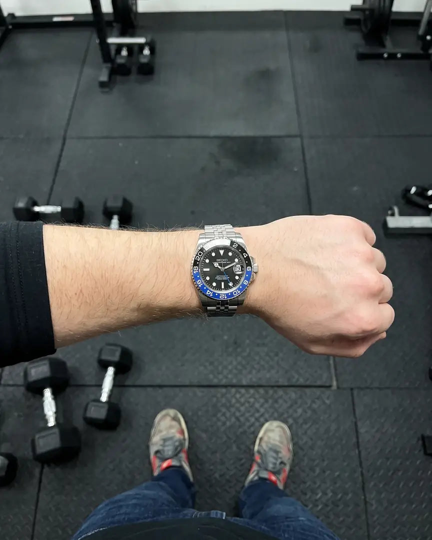 Seiko Mod GMT – Stealth Redstrike on the wrist